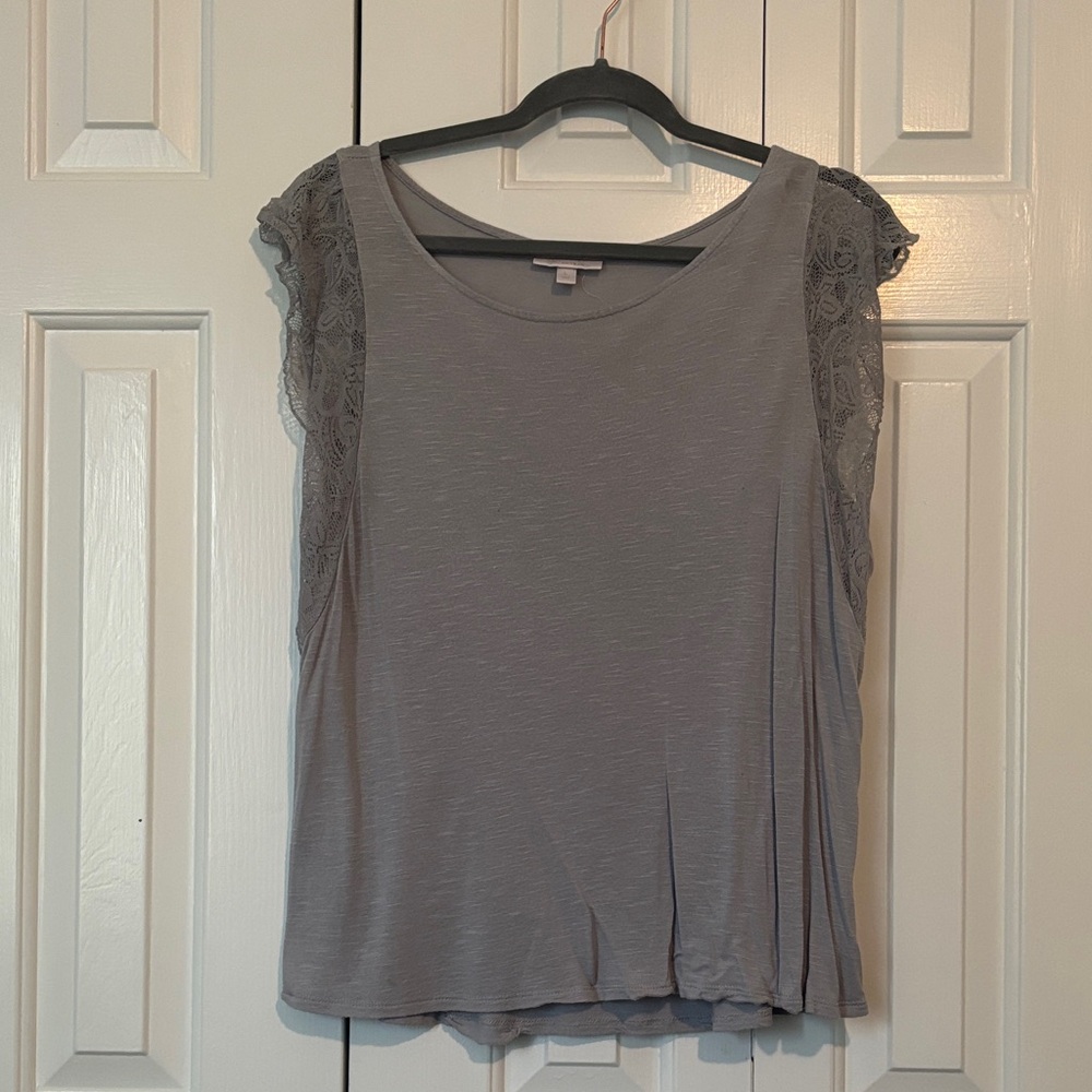 LC Lauren Conrad Gray Lace Cap Sleeve Scoop Neck Tank